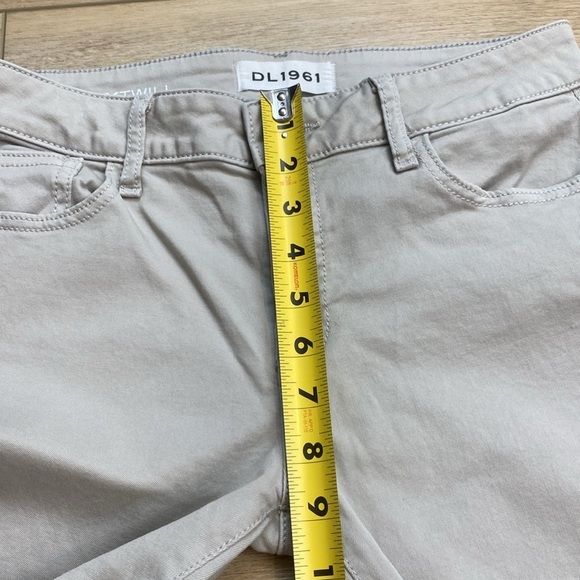 DL1961 | Margaux | Mid Rise Skinny - Picture 12 of 14